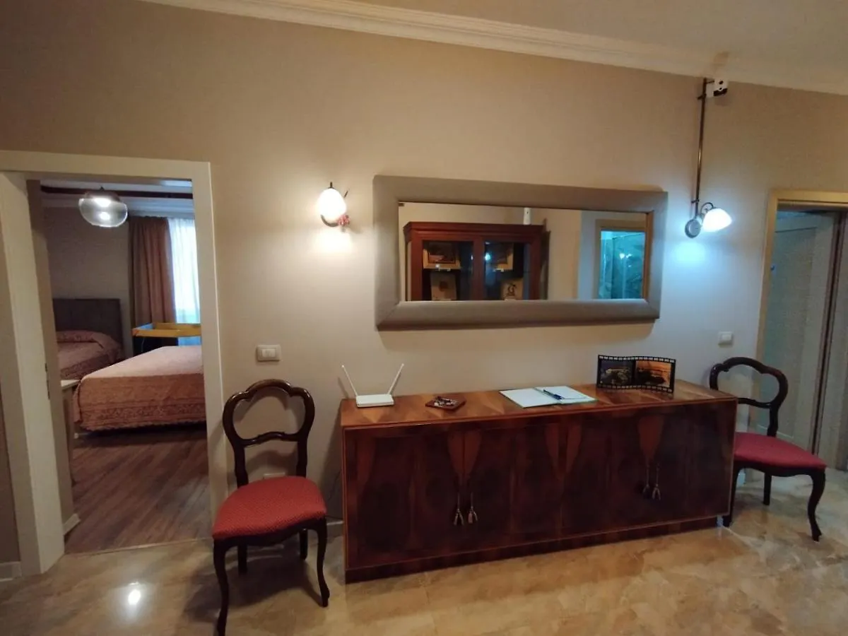 Art Gallery Apartments Tirana 1 شقة فندقية