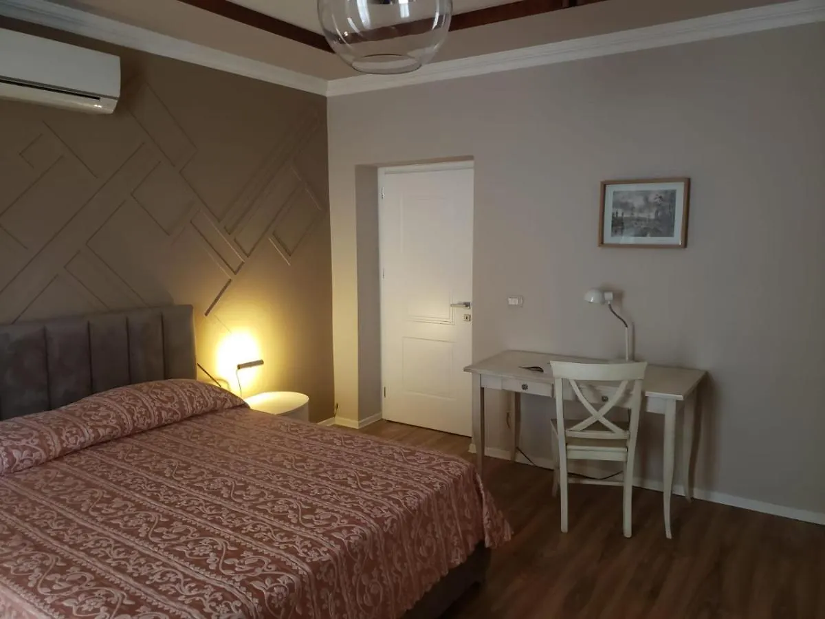 Art Gallery Apartments Tirana 1