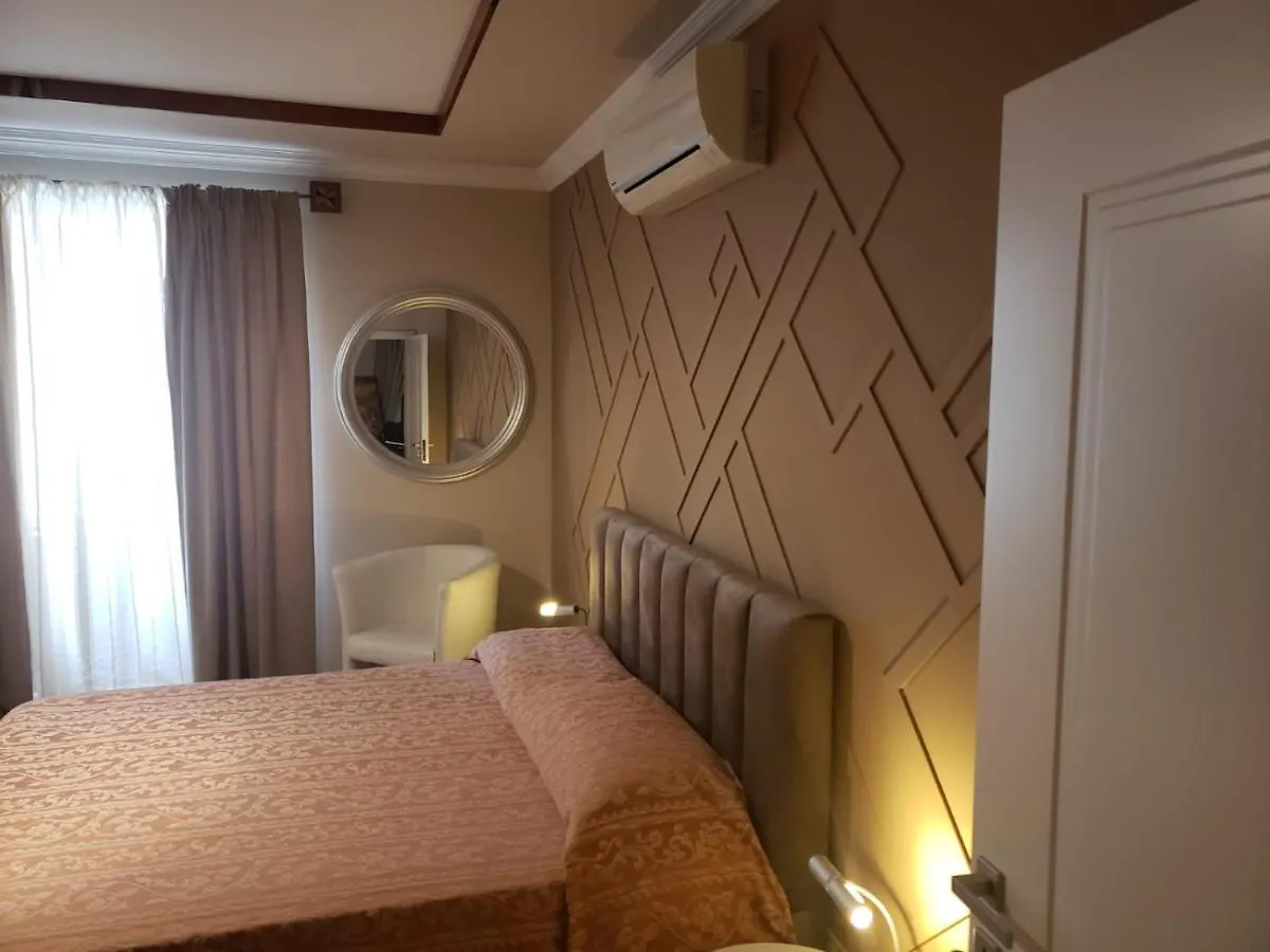 Apartahotel Art Gallery Apartments Tirana 1